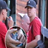 Szczesny: &ldquo;Smoking? There are aspects of my personal life that I don't change, and it's nobody's business if I smoke&rdquo;.  &ldquo;If anyone thinks they can change my personal life, try again, it has never worked!&rdquo;, told Mundo Deportivo