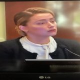 Эмбер Хёрд заподозрили  в том, что она употребила снюс (кокаин) прямо во время судебного заседания \ud83e\udd2a