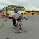 Demonstrating for bus drivers in San Luis Potos&iacute;, Mexico, what it's like to pass by bicyclists.