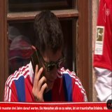 &mdash; Алло, Барселона  &mdash; Не могу сейчас разговаривать, праздную чемпионство Баварии. &mdash; Ты же сам позвонил.  &mdash; Всё, пока.