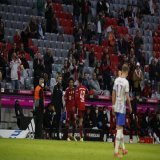 Standing ovation for Jamal #Musiala, who is replaced by @leroy_sane    #FCBBSC 3-0 (61')