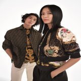 #榮倉奈々 さんと #賀来賢人 さんが纏う、「 #フェンダーチェ 」コレクション。既成概念を打ち砕き、喜びにあふれた両デザイナーのクリエイティブな対話をリンクコーデで表現しています。（Harper's BAZAAR 6月号掲載） #FENDACE #Fendi 詳しくはこちら\u25bc