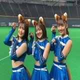 本日は #きつねダンス DAY 『The Fox』を歌うYlvisが札幌ドーム来場  球場で！おうちで！#ファイターズガール と一緒にみみカチューシャ＆きつねのしっぽをつけて踊ろう  オフィシャルオンラインストア   #fightersgoods #ファンは宝物 #lovefighters