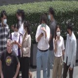 タイの医師たちが国民のマスク着用をやめるよう政府に要請　  バンコクの名門大学医師団は9月11日、マスクは体内の酸素濃度を低下させ、免疫システムに影響を与えるとして、保健大臣に提案書を提出した。  「新型コロナは常態化した」ことを訴えるよう政府に求め請願も開始。