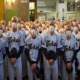 センバツ出場校が発表  東海大菅生（東京）は2年ぶり5回目の出場に  全員が&ldquo;五厘刈り&rdquo;で発表を待ちました  渡部主将 「昨秋の都大会前にも、気持ちを揃えるためにみんなで剃り、結果が出ました。  げんを担ぐと言うか、節目の発表を前に剃ろうと、みんなで剃りました」