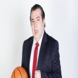 R&ocirc;mulo Mendon&ccedil;a deixa a ESPN ap&oacute;s 12 anos.  O contrato do narrador se encerrou em 31 de dezembro de 2022 e ele decidiu n&atilde;o renovar.   Divulga&ccedil;&atilde;o/Grupo Disney