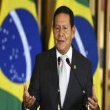 Agora: Resumo do pronunciamento de Mour&atilde;o: "Gado, acabou! Pare de passar vergonha e volta pra casa"