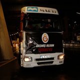 34. yardım tırımız @AFADBaskanlik ile koordineli olarak afet b&ouml;lgesine doğru yola &ccedil;ıktı.   Gelen yardımları gece boyunca tasnif edeceğiz. Yarın sabah 09.00 itibarıyla da yardım kabul&uuml;ne&nbsp;devam&nbsp;edeceğiz.  #BizBeraberiz