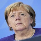 Wof&uuml;r bekommt Merkel den Orden? Dass sie Deutschland an den Rand des Ruins gef&uuml;hrt hat: Energiewende AKW-Aus Massenmigration Bundeswehr-Desaster Schulden-Gemeinschaft Destabilisierung des &euro; Abh&auml;ngigkeit von RUS Zerfall der Infrast
