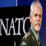 Колишній генерал НАТО Петр Павел переміг на виборах президента Чехії.   Генерал був найвищим військовим офіцером НАТО - керував Військовим комітетом Альянсу.  З початку російського вторгнення та під час виборчих перегонів Павел висловлював непохитну 