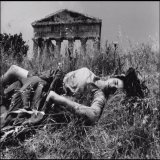 Temple of Segesta, Sicily, 1986. Photographer: Letizia Battaglia.