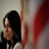 Экс-кандидат в президенты США обличила Байдена и сорвала овации  Бывшая член палаты представителей Конгресса и экс-кандидат в президенты США Тулси Габбард заявила, что действующий глава государства Джо Байден подтолкнул американский народ и весь мир 