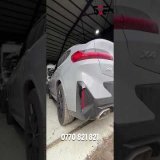 الصباح قلت أول سيارة نلقاها قدامي نصلحها معاكم شفت BMW X4 جديدة في عامها فيها لمبة تشاك والتيراج