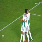 المدافع عيسى ماندي يفتتح الأهداف لمنتخب الجزائر في تصفيات أمم إفريقيا ضد أوغندا.  \ud83c\udde9\ud83c\uddff