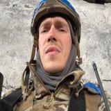 Командир "Азова" Денис "Редис" Прокопенко вышел с "Азовстали" и сдался в плен. Настоящий Херой Украины!  Ну а что: в Евровидении страна победила, главная задача выполнена, зачем там в подвале сидеть?
