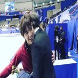 Warm hug for #ShomaUno  #宇野昌磨 from coach #St&eacute;phaneLambiel after his SP, where he unfortunatly missed his combination but did everything else well.  - 91.66   #NHKTrophy #GPFigure