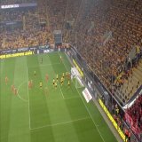 Смотришь на стадион, атмосферу. Играют команда 3-го дивизиона и аутсайдер 2-го. У нас сейчас будут стыки за место в высшем. Оренбург, Уфа, Хабаровск, Химки за 4 матча, дай бог, соберут столько, сколько 1 матч в Дрездене. Про атмосферу молчу.  Просто 