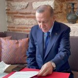 Sevenlere Huzur  Sevmeyenlere Dert Oldu  Milletin Olarak Biz #GayretineŞahidizErdoğan  Allah Senden Binlerce Kez Razı Olsun İnşaAllah.  @RTErdogan  #receptayyiperdoğan
