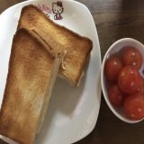 こんにちは～お昼ごはん( *ˊᗜˋ* ) お昼は明太ポテトサラダチーズトーストとプチトマト( 'ч'  )  #こんにちは  #お昼ごはん  #おうちごはん