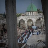 Ифтар ( разговение) в месяце Рамадан среди развалин мечети в Сирии. Следы "русского мира" на земле мусульман. О Аллах, уничтожь этих притеснителей!