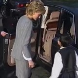 Princess Diana hugging a young fan in Birmingham, 1995.0:07734.4K views