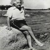Einstein had problems with his feet. In 1952, shoe store owner Peter Hulit got an urgent call from Einstein's housekeeper. She told him that Einstein was in pain and that he could not find a comfortable pair of shoes.  When Hulit made the house call,