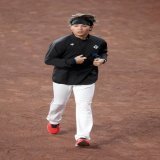 伊藤大海投手  エスコンフィールド北海道での全体練習に合流 選手たちを前に「今日からまた、お願いします」と挨拶