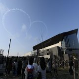 【Fs新球場情報】北海道ボールパークFビレッジならびにエスコンフィールド北海道のオープニングセレモニーとテープカットが行われた。  井川球団オーナー 「北海道の皆さまにはファイターズを見守り、育てていただきました。これからここで新しい歴史を皆さまとともに作って参りたいと思います」
