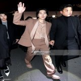 yoongi leaving the show __  #SUGAxValentinoCouture #SUGAValentinoDiVas  HAUTE COUTURE WITH SUGA