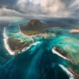have you seen an underwater waterfall?   #photos #photography   #WWERaw #DrFred #jogodadiscordia #Ricardo #FredNic&aacute;cio #HarrisonBarnes #Sapato