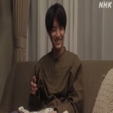 確かに舞ちゃんとの電話終わり、勝さんが歩ちゃんをバファローズ音頭であやしてるのを聞いて思わず笑ってるのは貴司くん寄りの赤楚くんだ&hellip;横向いてる感じが赤楚くん( 笑 ) #たかしです