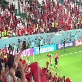 Jugadores de Marruecos celebrando su victoria ante Espa&ntilde;a con la bandera de Palestina.