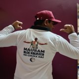 Craze in #Sangli for #Pathaan Movie Mausam Blockbuster Ho Chuka Hai...!!!   ONE WEEK FOR PATHAAN  @SRKUniverse @FilmyYash