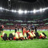 Fas Milli Takımı;   Eski "s&ouml;m&uuml;rgecileri" tek tek deviriyor. Sanki y&uuml;zyılların hesabını soruyor.   Katar'daki D&uuml;nya Kupası  k&uuml;resel ezberleri bozuyor.  Siyasi ve k&uuml;lt&uuml;rel okuması m&uuml;thiş!   Fas bizi sevindirdi. K