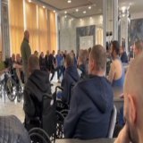 Российский предприниматель Евгений Пригожин встретился с ранеными сотрудниками ЧВК &laquo;Вагнер&raquo;. Бойцы поблагодарили бизнесмена за достойное к ним отношение.
