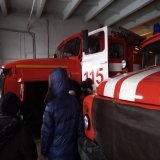 Обучающиеся 7б класса ГБОУ СОШ 2 пгт Безенчук, в рамках месячника профориентации и подготовки к школьному фестивалю "Мир профессий" посетили пожарную часть пгт Безенчук. Ребята познакомились с очень отважной и храброй профессией - спасатель МЧС.