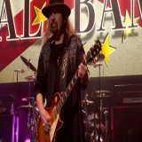 Lynyrd Skynyrd&rsquo;s Gary Rossington plays Sweet Home Alabama as guitarist dies aged 71
