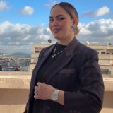 حياة مرة وحدة إذا عيشها ونت راسك مرفوع متخلي حتى واحد يهينك ولا يقلل منك