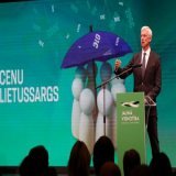 Atkalsatik&scaron;anās prieks, iedvesmojo&scaron;as diskusijas un pāri visam - rūpes par mūsu Latviju. Uzticami, godprātīgi, tālredzīgi un kompetenti kolēģi, ar kuriem kopā iet caur uguni un ūdeni. Paldies visiem, kas ieradās.   Veidosim #StiprākuMūs