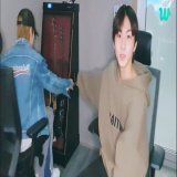 jungwon mentioned that the guitars behind them are owned by jay