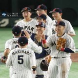 #WBC 準々決勝のイタリア戦に勝利し喜ぶ #岡本和真 #中村悠平 らです。  #WorldBaseballClassic #ワールドベースボールクラシック #samuraijapan   WBC関連ニュースはこちら&rarr;