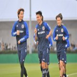 #サッカー日本代表 が千葉市内で合宿を開始。24日にウルグアイ、28日にコロンビアと南米の強豪と対戦します。  2026年のW杯に向け、再び熾烈な競争が始まります。神奈川ゆかりの選手たちの活躍に期待ですね。 #fmarinos #frontale #bellmare