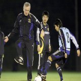 オシムさん  あのイビチャ・オシムに日本代表に呼ばれたことは生涯の誇りであり、オシムさんが教えてくれたこと全てが僕の財産です。  感謝してもし尽くせないほどです。  本当にありがとうございました。 心よりご冥福をお祈りいたします。