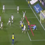 #الهلال #مساء_الخير #النصر #النصر_التعاون تسلل واضح تداخل كرستيانو رونالدو ومنع الرؤيه على الحارس.