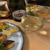 おつかれす。  #ツイッター晩酌部 #Twitter料理部 #Twitter家庭料理部 #家飲み #家で飲む部 #Twitter晩酌部 #ママ垢乾杯ツイオフ  家にあるものでクリスマスっぽくしようとした努力の結果です。ミートローフと見せかけて豆腐ひじきだし。ムニエルは鮭だし。  まあ飲めりゃなんでもいい。カンパーイ。
