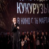 16 марта в прокат выходит фильм-катастрофа &laquo;На солнце, вдоль рядов кукурузы&raquo;. Мы поговорили с Егором Бероевым о портретном сходстве с пилотом Дамиром Юсуповым, драматургии жизни, знании языков и любви зрителей к реальным историям.