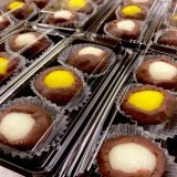 お月見団子は3ヶ入。  ちょこっとお月見気分を 味わいたいというあなたへ。  #中秋の名月 #月見  #お月見団子 ŧ&lsaquo;&rdquo;(o&rsquo;ч&rsquo;o)ŧ&lsaquo;&rdquo;