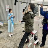 NHKにインタビューを受け、立候補の決意を話しました。もう放映されたでしょうか 移動中、掲示板のポスターを発見し、思わずパチリ 告示日、届出やポスター貼りなどに頑張ってくれている支援者の方々に感謝し、政策の訴えにも力が入ります  #神奈川県知事選挙 #岸牧子 #気候危機 #県政を変える