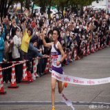 コマスポによる本日の実況ツイートは以上になります！  第34回 #出雲駅伝 で駒澤大学陸上部は9年ぶり4度目の優勝をすることができました  ご覧いただいた皆様、誠にありがとうございました  今後も駒大スポーツをよろしくお願いいたします  #駒澤 #駒大 #コマスポ #駒大陸上部 #原点と環