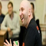 Блогер-миллионник и самый "нескучный семейный психолог" Сатья Дас избил женщину во время лекции в ...